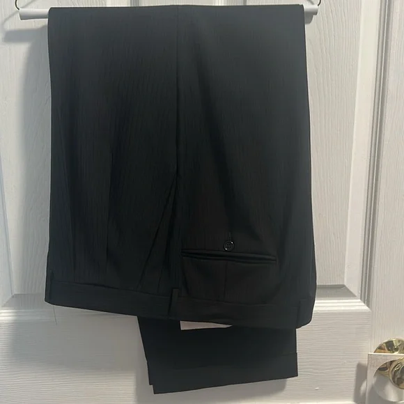 EXCELLENT CONDITION CANILI BERTINI MADE IN ITALY MENS SUIT 100% PURE WOOL